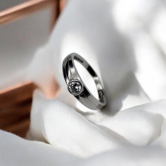 Spot Light Diamond Ring | 925 Sterling Silver - SACH JEWELS