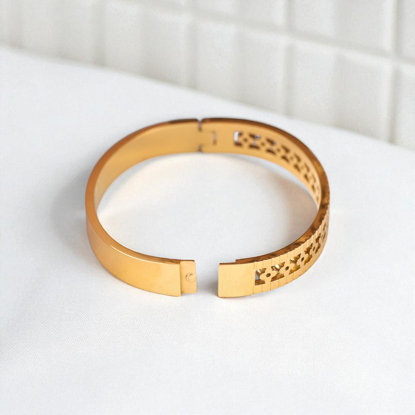 Cuff | Italian Gold Plated SACH JEWELS