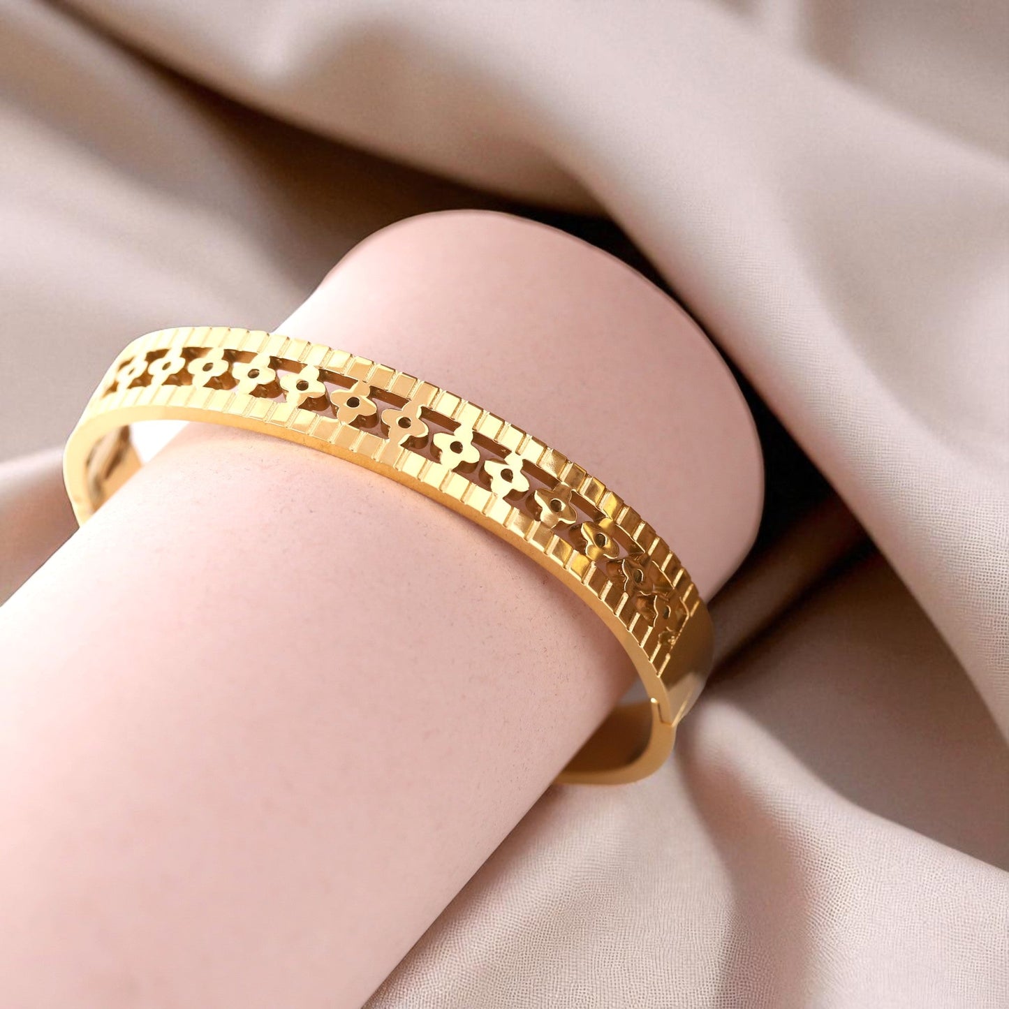 Cuff | Italian Gold Plated SACH JEWELS