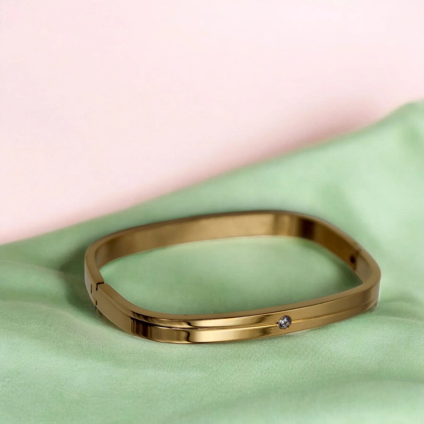 Single Diamond Bracelet | Italian Gold Plated. - SACH JEWELS