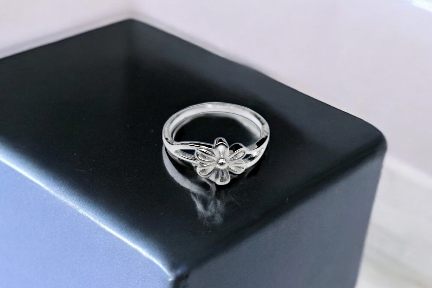 Aesthetic Flower Ring | 925 Sterling Silver - SACH JEWELS