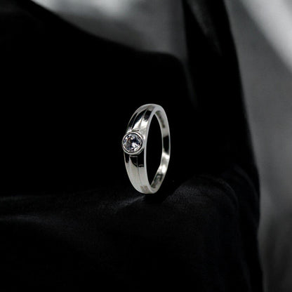 Spot Light Diamond Ring | 925 Sterling Silver - SACH JEWELS