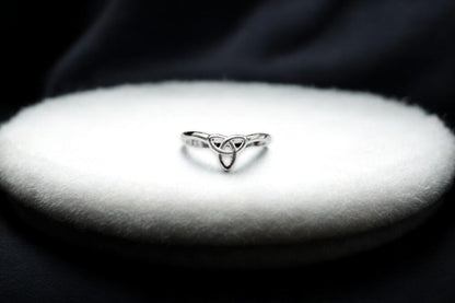 Love Knot Ring | 925 Sterling Silver - SACH JEWELS