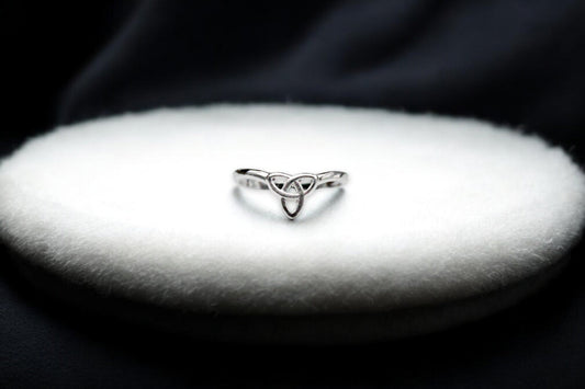 Love Knot Ring | 925 Sterling Silver - SACH JEWELS