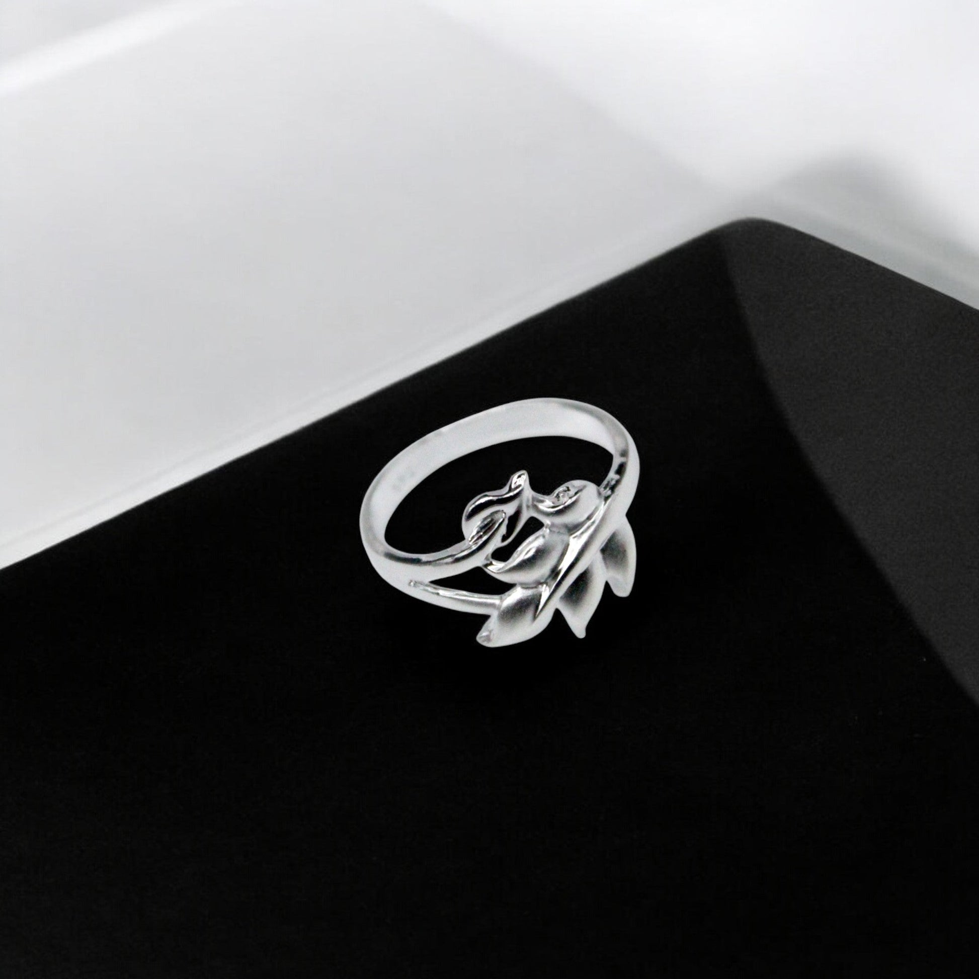 Petals Ring | 925 Sterling Silver - SACH JEWELS