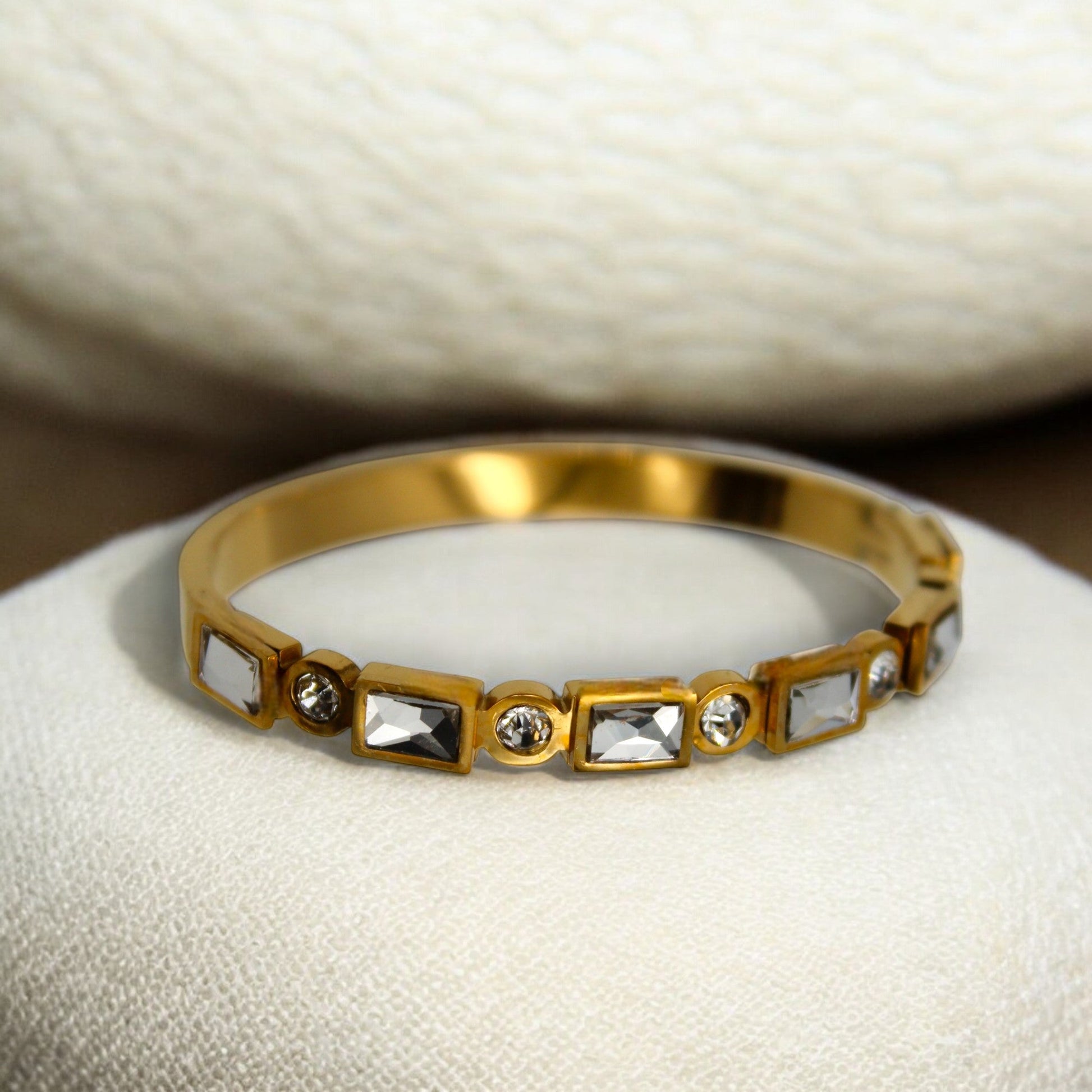 Elegant Women Diamond Bracelet | Italian Gold Plated. - SACH JEWELS